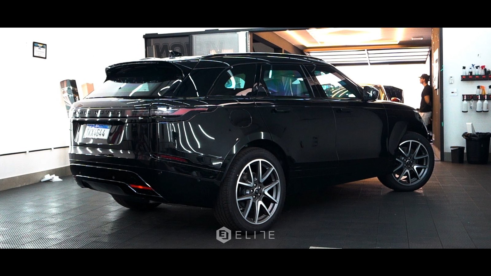 Range Rover Velar vitrificado com brilho profundo